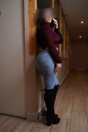 SEXY COLOMBIAN AVAILABLE