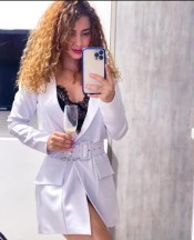 MUY GUAPA DIVERTIDA Y ELEGANTE