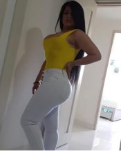COLOMBIANA FIESTERA MASAJISTA