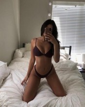 FOGOZAS Y CACHONDAS CON ELCOÑO BIEN DEPILADITO