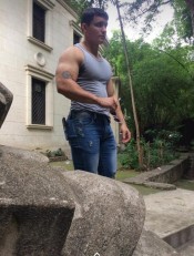 HOMBRE DE MARAVILLOSA PRESENCIA FíSICA