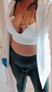 BDSM DOMINACION FEMDOM, NO SEXO.