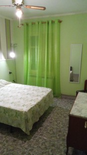 RUBIA,PECHO GRANDE NATURAL