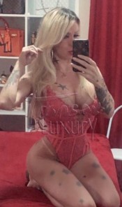 EN DOS HERMANAS TRANSEXUAL CANARIA VIP MARCANDO LA