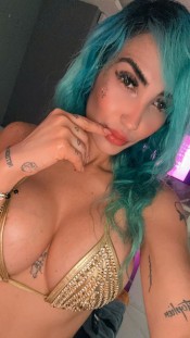 CHICA COLOMBIANA FIESTERA Y ARDIENTE