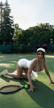 ANGELINA MADURITA CACHONDA FIESTA MASSAGE