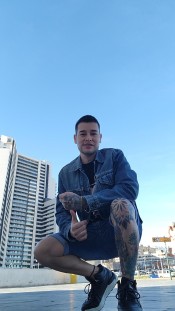HOLA SOY JEAMPICO CHICO DE 25 AñOS LATINO
