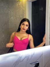 TRANS MUY FEMENINA CACHONDA