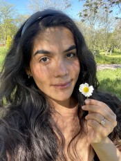 JOVENCITA COLOMBIANA EN TRES OLIVOS