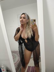BLONDE IS LOOKING FOR A SELF-CONFIDENT MALE.