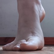 TENGO UNOS PIES PRECIOSOS