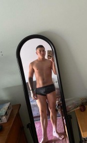 CHICO DE COMPAñíA DE 22 AñOS (