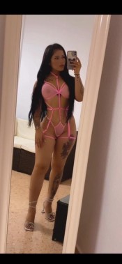 SALIDAS DERRAMA TODA TU LECHITA EN MIS RICAS TETAS