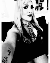 MASAJE CON UNA BELLA TRANS
