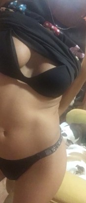 MORENITA FIESTERA CERCA D LA ROMANA Y SALIDAS