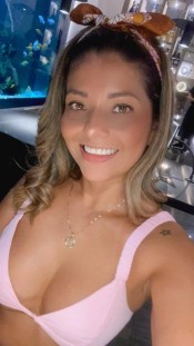 A SARA   ANSIOSA POR QUE ME COMAS