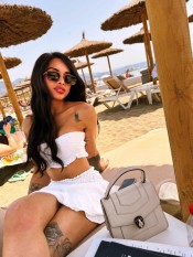 HE LLEGADO PARA COMPLACERTE HERMOSA Y FEMENINA