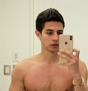 COLOMBIANO DISPUESTO AL PLACER EN VALENCIA CAPITAL