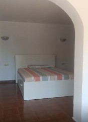 VILLA CON HABITACIóNES