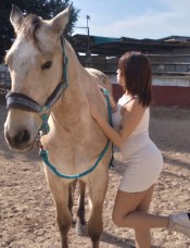 CASA ANGELA 4 CHICAS HERMOSAS Y MUY COMPLACIENTE