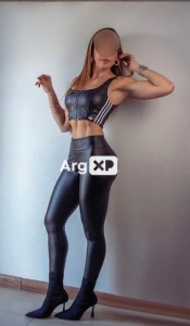 TEEN VENEZOLANA MUY CALIENTE PELIRROJA