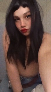 CHICA TRANS MUY ATREVIDA Y VICIOSA DESPLAZAMIENTO