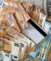 SE OFRECE PLAZA PARA CHICAS EN TORREVIEJA