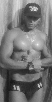 LATINO VARONIL MORBOSO