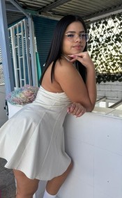 NOVATA CON GANAS DE EXPERIMENTAR POCOS DIAS EN SEVILLA