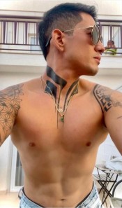 MARCELO COLOMBIANO GUAPO VERSÁTIL TATUADO CALIENTE