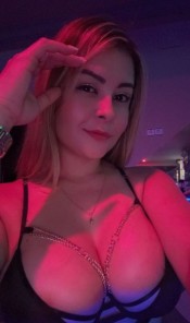 PRECIOSA JOVENCITA COLOMBIANA FIESTERA SEXY