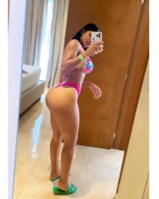 HOLA ESTOY DISPONIBLE AMOR SOY UNA CHICA JOVEN