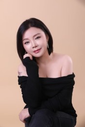 3CHICA NUEVA CHINA ORIENTALE JOVENES EN IBIZA  FOTO REAL