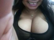 JOVEN TETONA GUAPA RISUEÑA IMPLICADA Y SÚPER CACHONDA