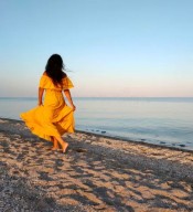 SOMOS DOS CHICAS DESPLAZAMOS TENEMOS COCHE!