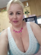 CHICA SUPER TETAZAS CUBANAS CALIENTES DISFRUTA