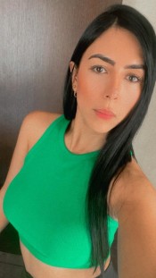 MARTINA. JOVENCITA DE ESCÁNDALO EN PLAYA D´EN BOSSA. SOY NOVEDAD