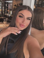 CUERPAZO! MUY GUAPA! MUY JOVEN ! MUY DELGADA! SARA