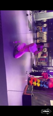 TODA UNA PUNTICA MELANY