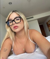 IMPRESIONANTE RUBIA JOVENCITA MUY GUAPA