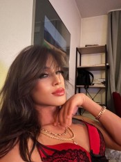 LATINA MORBOSA Y CALIENTE PARA DISFRUTAR AL MÁXIMO