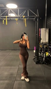 YOUNG LATINA MASSEUSE IN BENALMADENA