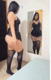 MORENAZA ESPECTACULAR FIESTERA SEXY Y ATREVIDA