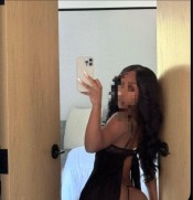 MODELO SIMPATICA DIVERTIDA 24/7