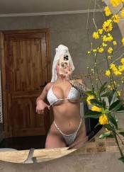 SOY UNA MUJER MUY BELLA LA ACOMPAñANTE QUE NECESITAS LLáMAME