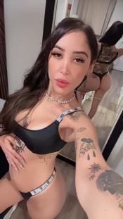 BRASILEñA TATUADA CACHONDA