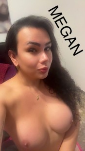 KAINA LEANS DOMINA FIESTERA LA PINEDA