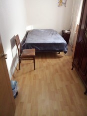 SE ALQUILA BONITA HABITACIÓN POR SEMANA