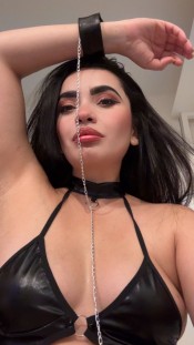 PUTICA SEXY CON GANAS DE CHUPARA A TOPE