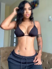 CARIBEñA DIOSA DEL FRANCéS